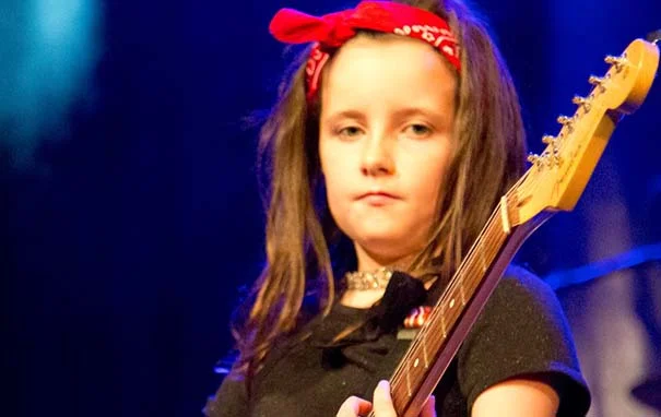 childrens-guitar-lessons-great-dunmow